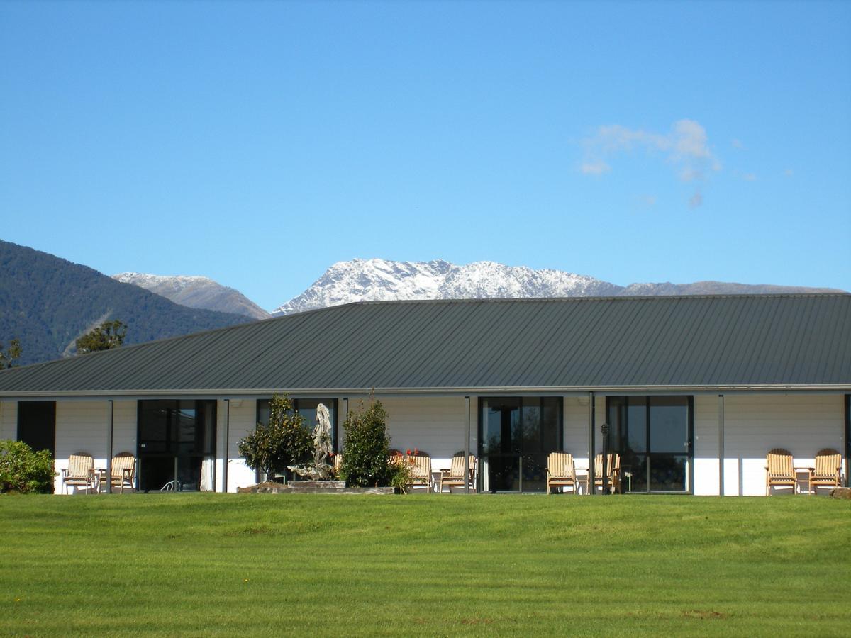 Heritage Park Lodge Гаст Екстер'єр фото